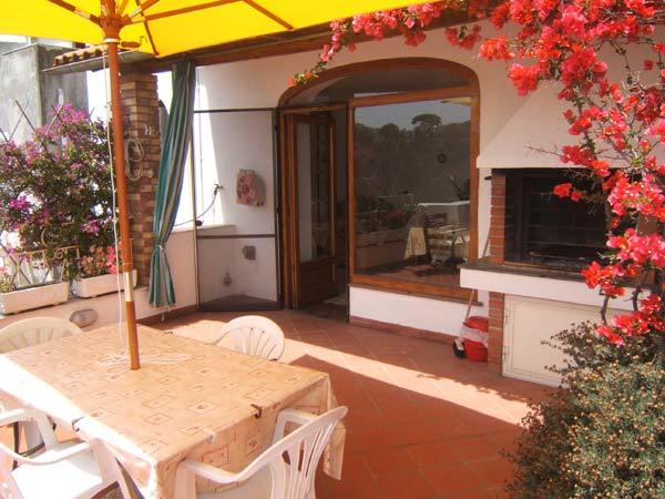 Il portico della villa
